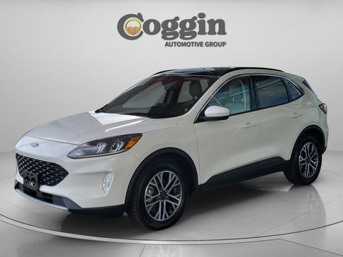 Used 2020 Ford Escape SEL image 2