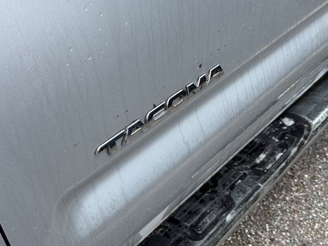Used 2006 Toyota Tacoma PreRunner RWD image 5