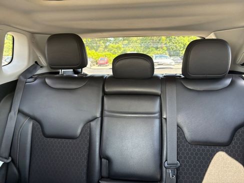 Used 2018 Jeep Compass Latitude w/ Popular Equipment Group image 23