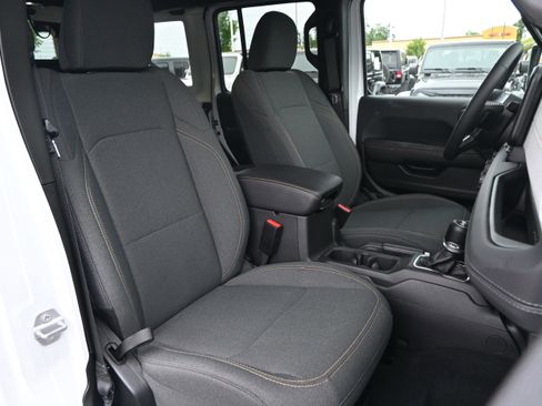 Used 2025 Jeep Wrangler Unlimited Sahara w/ Safety Group AWD/4WD image 34