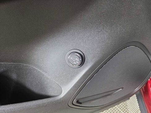 Used 2023 Buick Envision Essence image 23