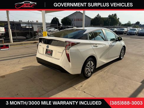 Used 2017 Toyota Prius Two w/ Prius Two Safety Plus Package FWD image 8