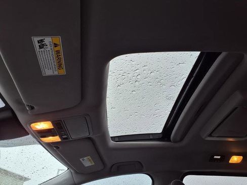 Used 2024 Honda Odyssey Elite image 5