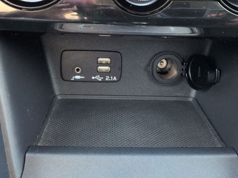 Certified 2023 Subaru Forester Premium image 33