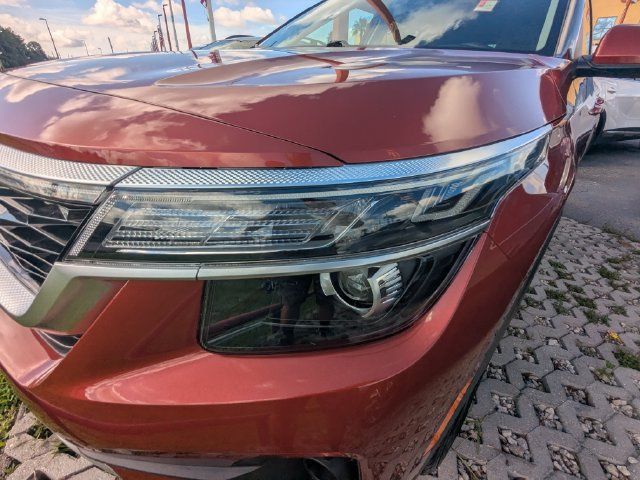 Certified 2023 Kia Seltos S w/ Navigation Package FWD image 9