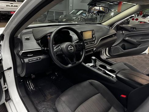 Used 2024 Nissan Altima 2.5 S FWD image 36