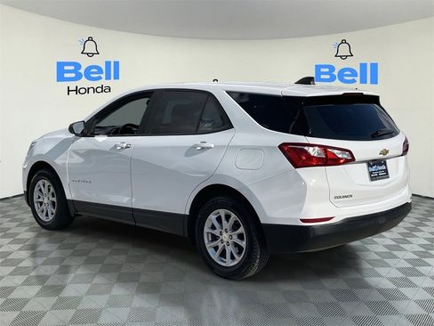 Used 2021 Chevrolet Equinox LS image 3