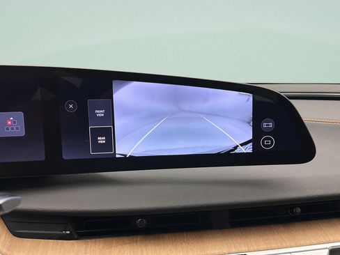 Used 2024 Lucid Air Touring AWD/4WD image 18
