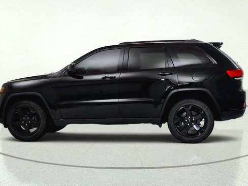 Used 2018 Jeep Grand Cherokee Laredo AWD/4WD image 4
