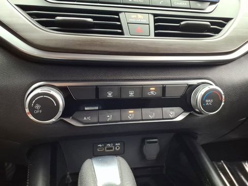 Used 2023 Nissan Altima 2.5 SV image 16