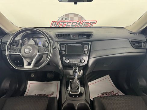 Used 2020 Nissan Rogue SV image 11