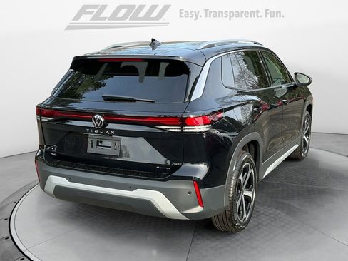 New 2026 Volkswagen Tiguan SE image 7