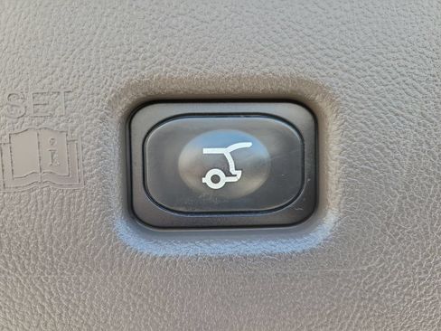 Used 2022 Lincoln Nautilus Reserve AWD/4WD image 8