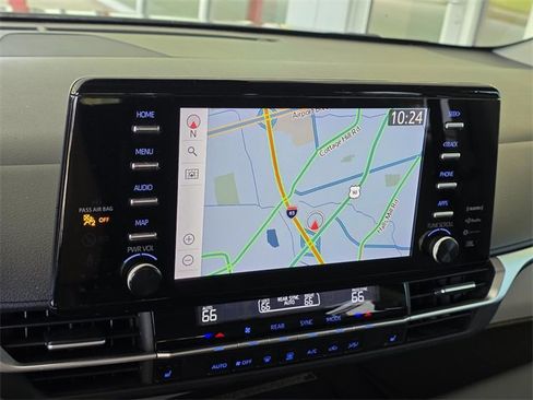 Used 2022 Toyota Sienna XLE image 17