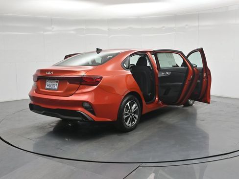 Used 2023 Kia Forte LXS FWD image 5