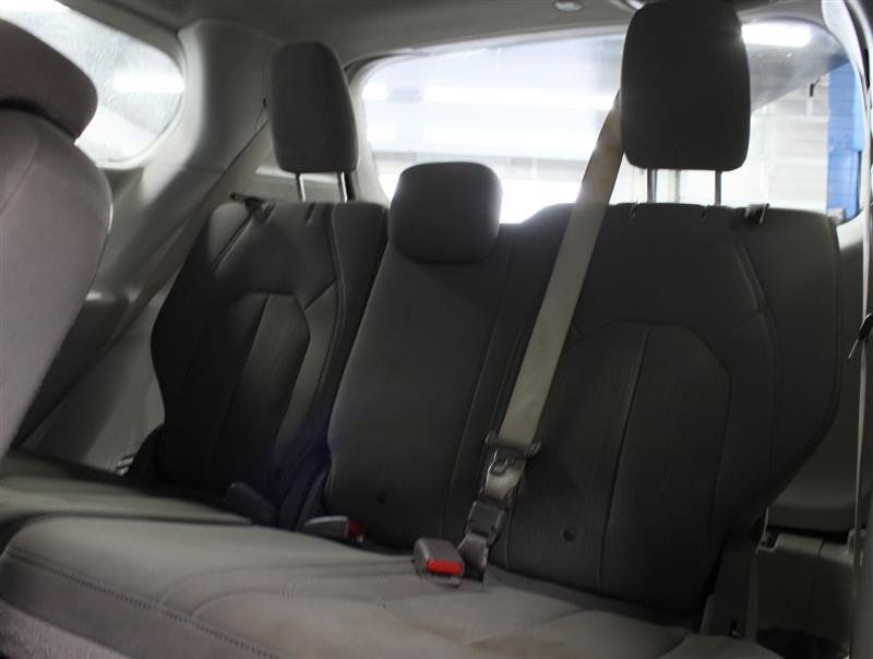 Used 2019 Chrysler Pacifica Touring Plus w/ Tire & Wheel Group FWD image 16