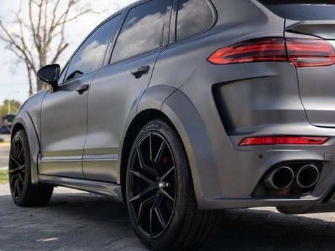 Used 2015 Porsche Cayenne Turbo AWD/4WD image 6