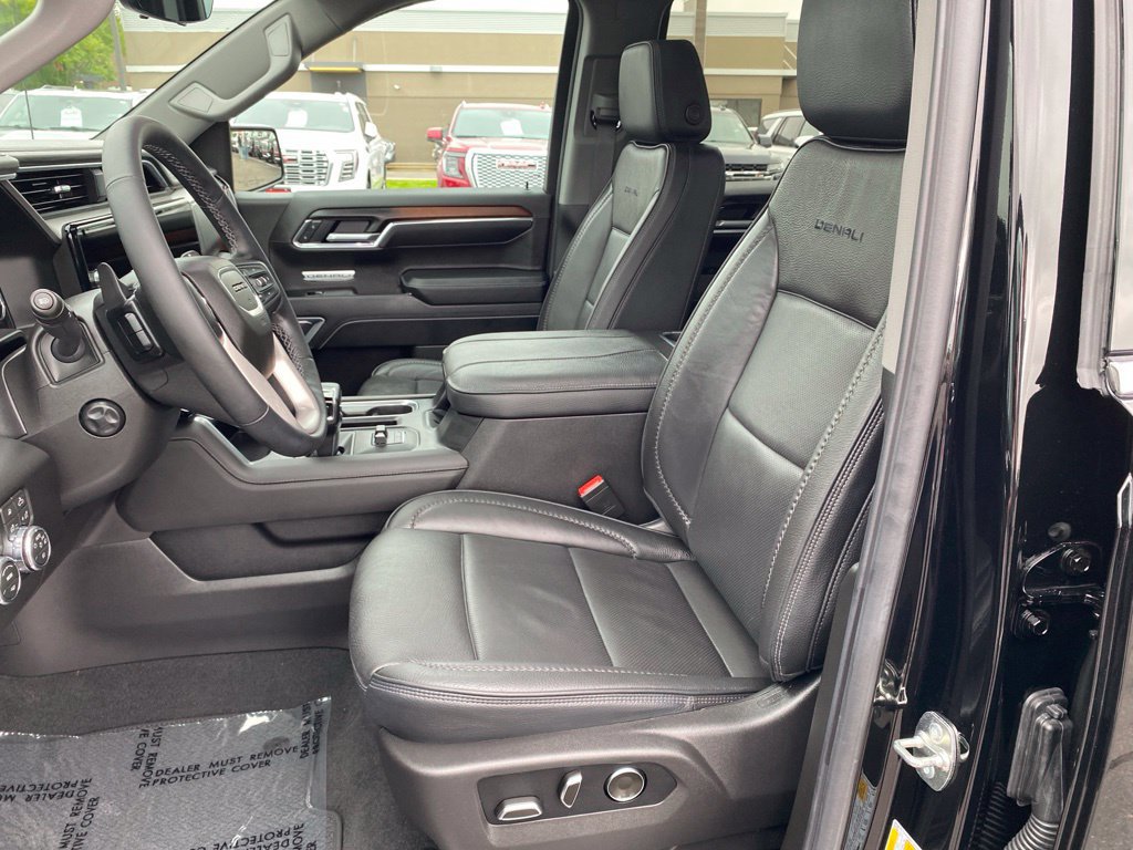 Used 2026 GMC Sierra 1500 Denali w/ Denali Reserve Package AWD/4WD image 13