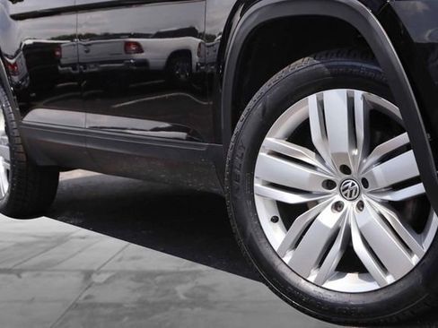 Used 2019 Volkswagen Atlas SE w/ Towing Package FWD image 3