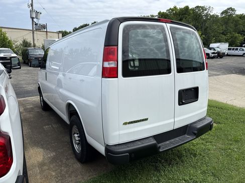 New 2025 Chevrolet Express 3500 w/ Driver Convenience Package RWD image 5
