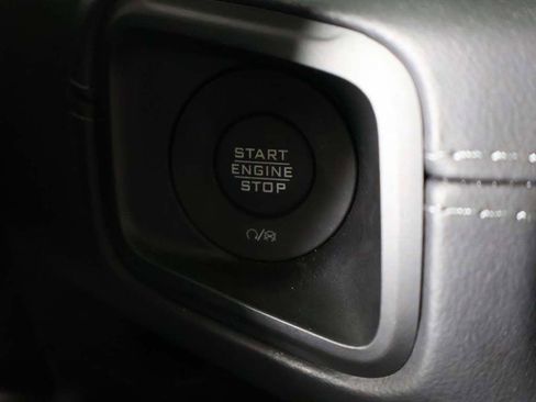 Used 2025 Jeep Wrangler Unlimited Sahara AWD/4WD image 34