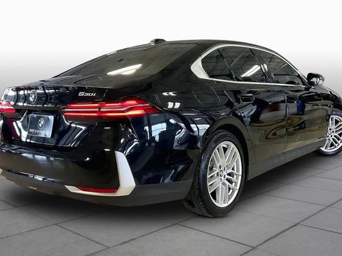 Certified 2025 BMW 530i RWD image 11