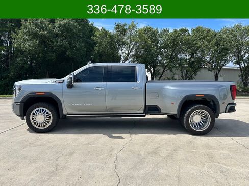 Used 2024 GMC Sierra 3500 Denali w/ Denali Reserve Package AWD/4WD image 2