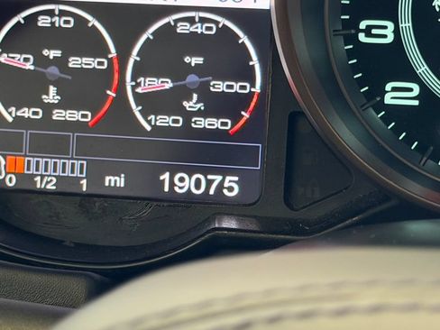 Used 2010 Ferrari California RWD image 21