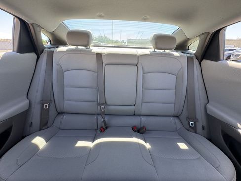 Used 2021 Chevrolet Malibu LT FWD image 34