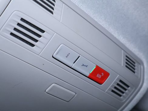 Used 2023 Volkswagen Tiguan SE image 25