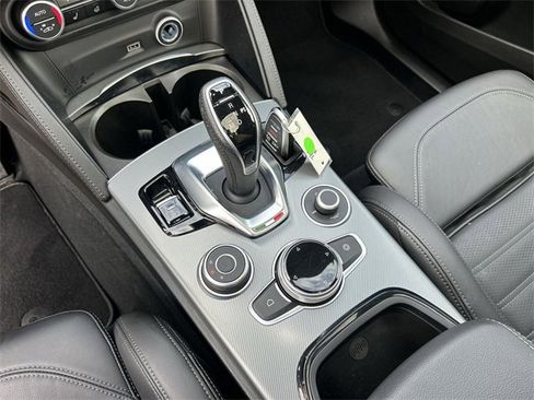 Used 2024 Alfa Romeo Stelvio Veloce image 22