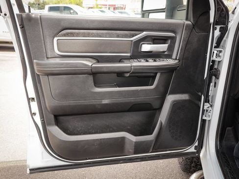 Used 2024 RAM 3500 Big Horn w/ Safety Group AWD/4WD image 15