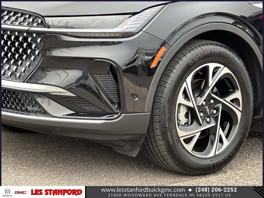 Used 2024 Lincoln Nautilus Premier AWD/4WD image 9