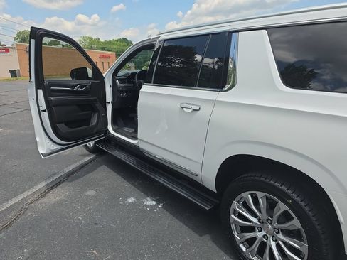 Certified 2023 GMC Yukon XL Denali AWD/4WD image 19