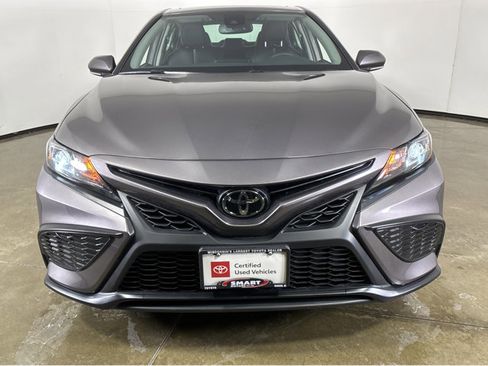 Used 2024 Toyota Camry SE image 13