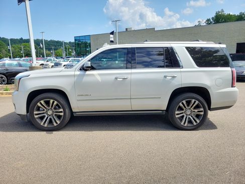 Used 2018 GMC Yukon Denali w/ Denali Ultimate Package AWD/4WD image 2