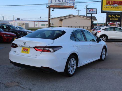 Used 2024 Toyota Camry LE image 5
