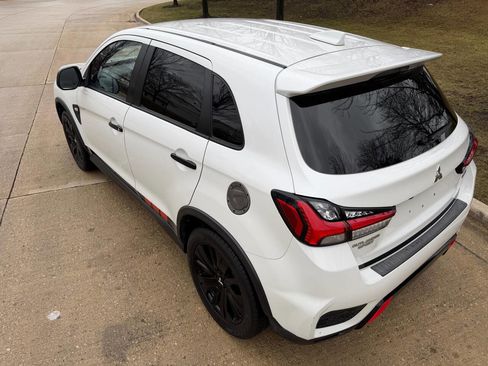 Used 2020 Mitsubishi Outlander Sport Black Edition image 4