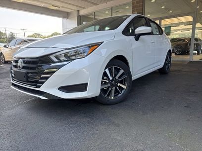 New 2025 Nissan Versa SV w/ Trunk Package