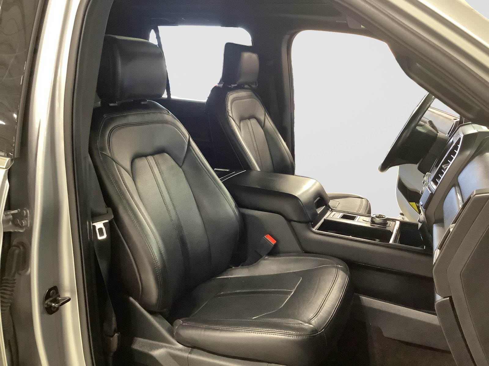 Used 2020 Ford Expedition Limited w/ Equipment Group 301A RWD image 19