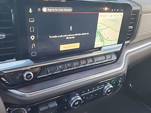 Certified 2026 GMC Sierra 1500 SLT image 10