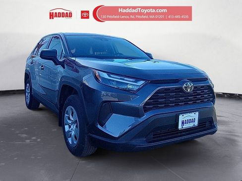 Used 2023 Toyota RAV4 LE AWD/4WD image 8