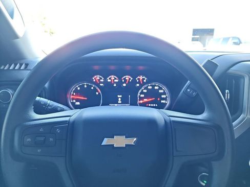 Used 2025 Chevrolet Silverado 2500 Custom w/ Custom Value Package image 21