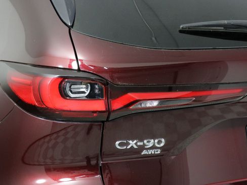 Used 2024 MAZDA CX-90 Plug-In Hybrid w/ Premium Plus image 18
