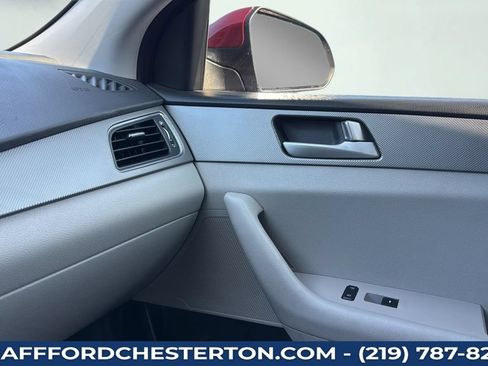 Used 2015 Hyundai Sonata SE FWD image 13