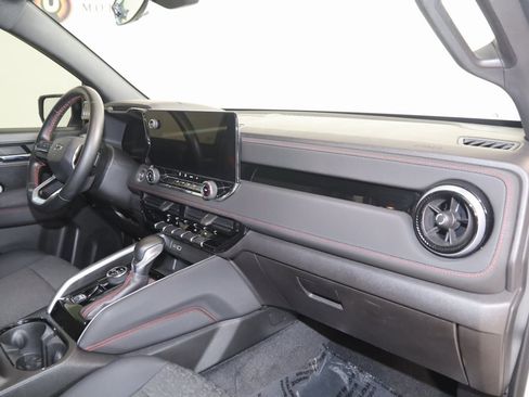 Used 2023 Chevrolet Colorado Z71 image 50