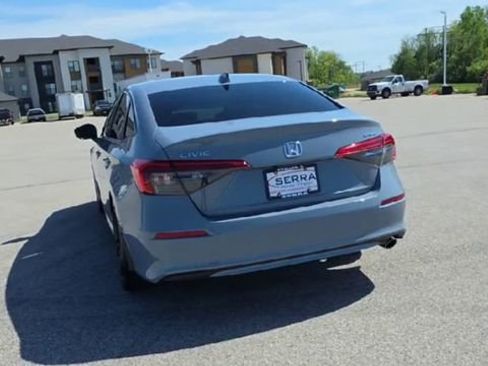 Used 2023 Honda Civic Sport image 6