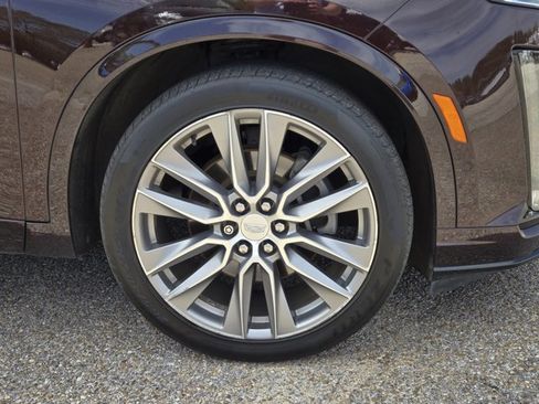Used 2020 Cadillac XT6 Sport w/ Platinum Package AWD/4WD image 4