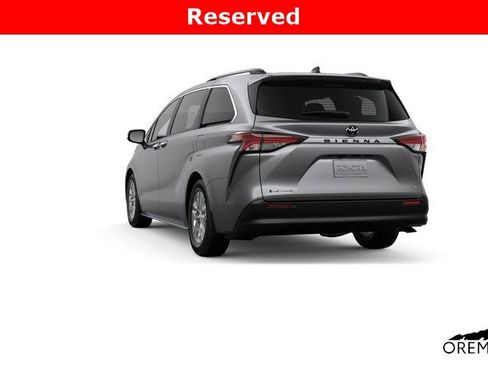 New 2026 Toyota Sienna XLE image 19