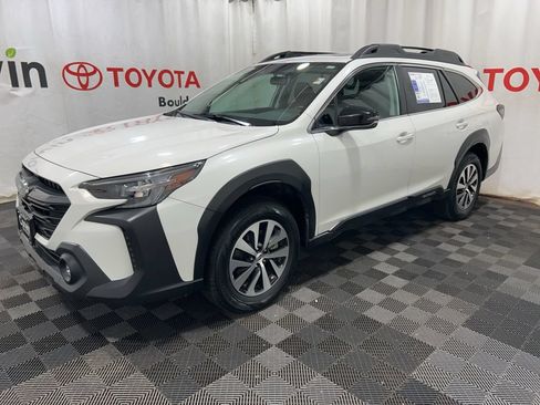 Used 2025 Subaru Outback Premium AWD/4WD image 4